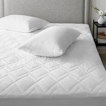 Luxury Cotton-Rich Waterproof Quilted Protector, W70 x L140cm
