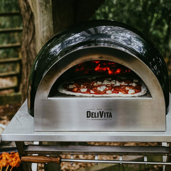 Wood-Fired Pizza Oven, Very Black