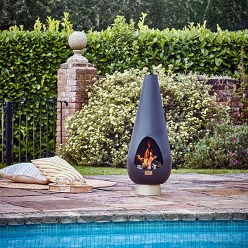 Leo Outdoor Fireplace H120 x W46cm, Black/Gold