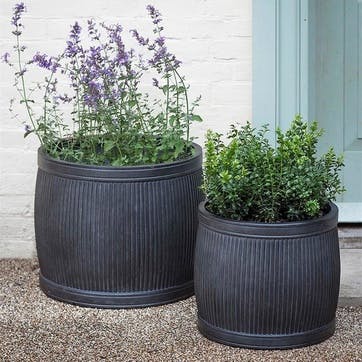 Set of 2 planters, Garden Trading Company, Bathford, fibre clay