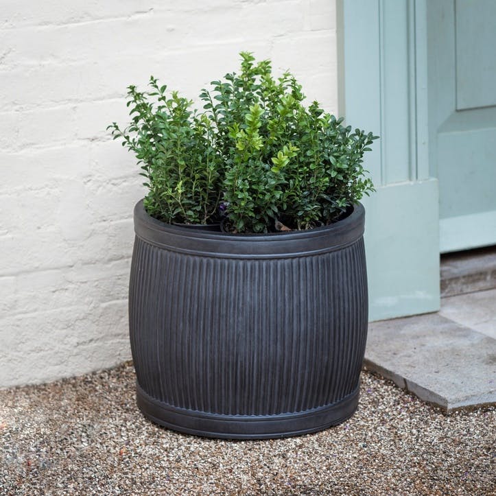 Set of 2 planters, Garden Trading Company, Bathford, fibre clay