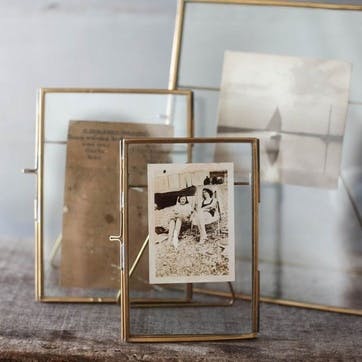 Danta Frame 5 x 7", Antique Brass