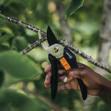 Solid Bypass Pruner P121, Black/Orange