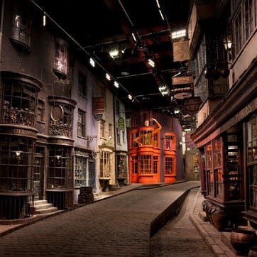Warner Bros. Studio Tour London - The Making of Harry Potter & Lunch for Two