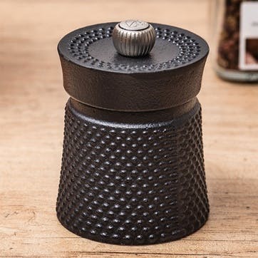 Bali Font Cast Iron Pepper Mill, Black