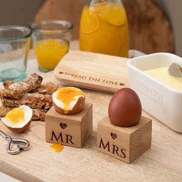 Mr & Mrs Set of 2 Oak Egg Cups H5cm x W5cm xD4cm