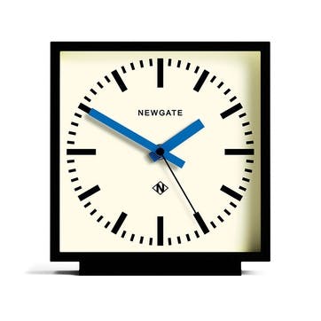 AMP Clock H20.3 x W19.3 x D8cm, Black/Blue