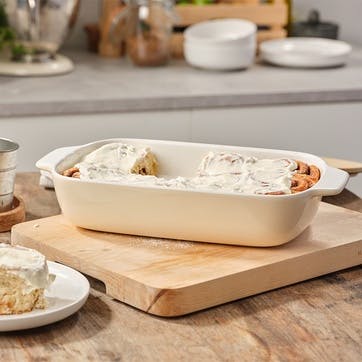 Stoneware Dish with Bamboo Lid 32cm, Almond Cream