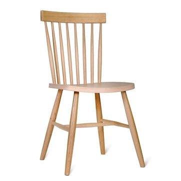 Spindle Back Chairs in Oak (Pair)