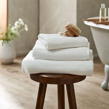 Super-Soft Ecoloom Stripe Hand Towel 50 x 90cm, White/Grey