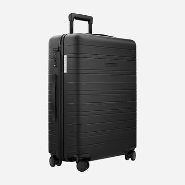 H6 Essential Suitcase H64 x W24 x L46cm, Black