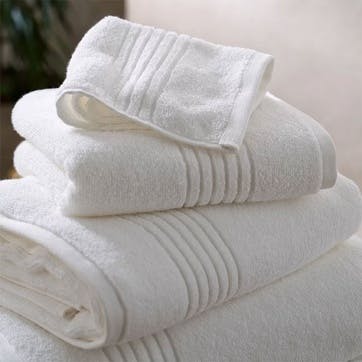 Ultra Soft Cotton  Bath Towel 70 x 125cm, White