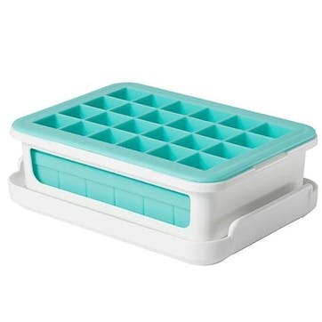 Covered silicone ice cube tray - cocktail cubes, OXO