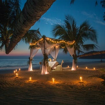 Romantic Dinner on the Beach £100