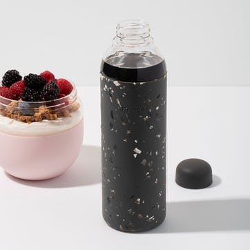 The Porter Water Bottle 590ml, Terrazzo Charcoal