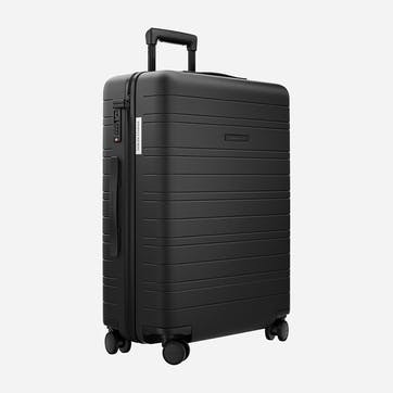 H6 Essential Check-in Luggage W46 x H64 x D24cm, Black