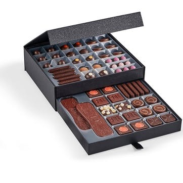 The Dark Chocolate Cabinet 820g