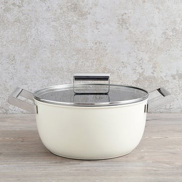 Retro 50's Style Non-Stick Casserole Dish, 26cm, Cream