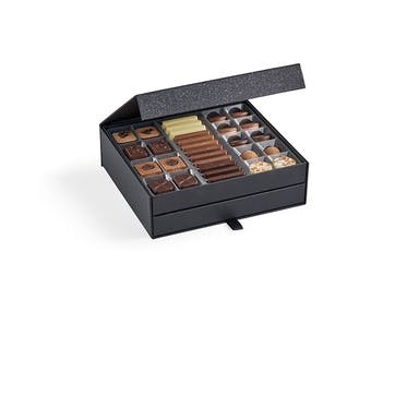 The Classic Chocolate Cabinet 820g