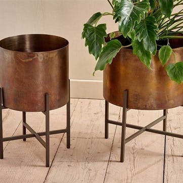 Juoni Iron Planter H35 x W30 x D30cm, Aged Antique Brass