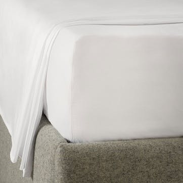 Essentials Egyptian Cotton 200 Thread Count Fitted Sheet, King, White